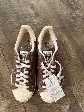 “Adidas Superstar Brown Cream Shell Toe Sneakers Women’s Size 8 New With Tags